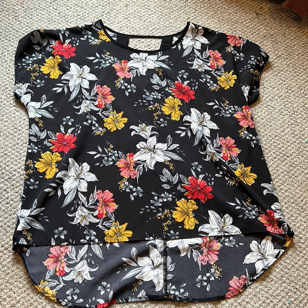 Floral Blouse w/ Cutout Back